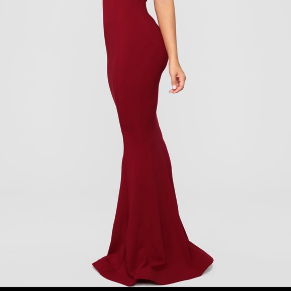 Evening gown dress. Only worn once - Picture 3 of 3